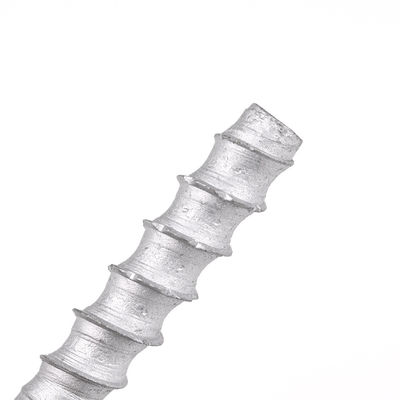 Installation de vis de maçonnerie auto-perçante à flange hexagonale pour système de suspension de plafond